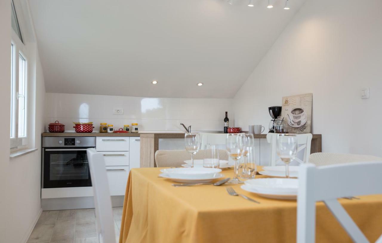 Relaxing Whole Top Floor Apartment By The Sea Zaboric Eksteriør bilde