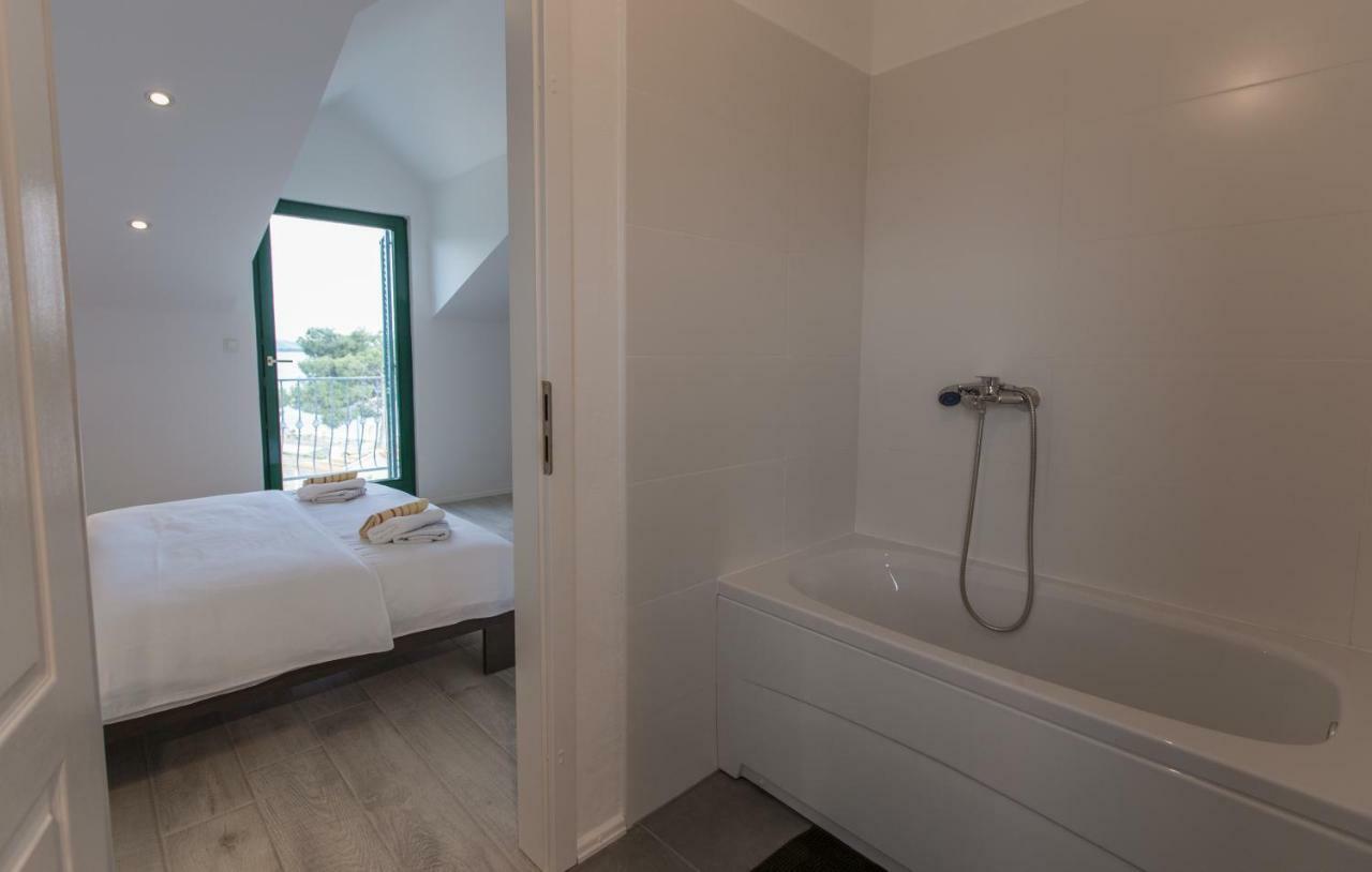 Relaxing Whole Top Floor Apartment By The Sea Zaboric Eksteriør bilde