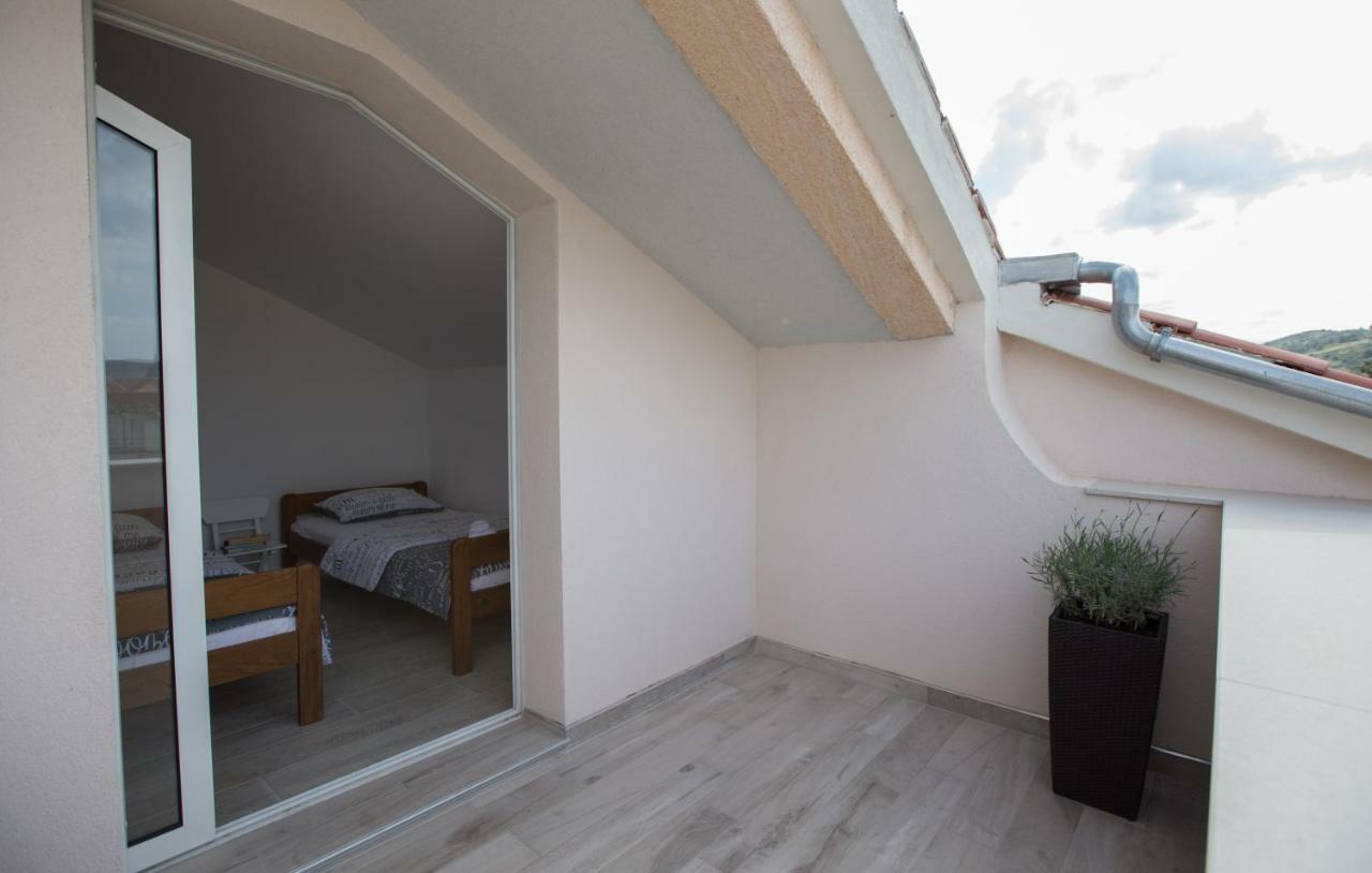 Relaxing Whole Top Floor Apartment By The Sea Zaboric Eksteriør bilde