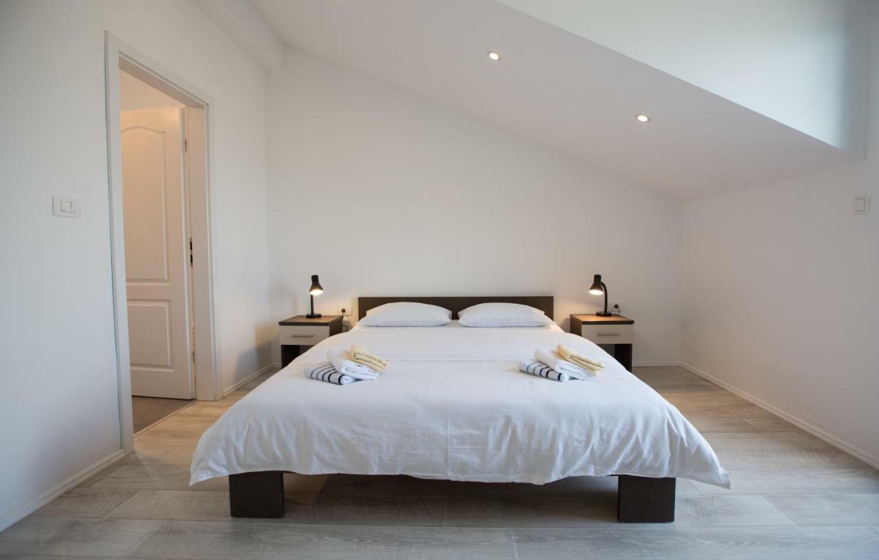 Relaxing Whole Top Floor Apartment By The Sea Zaboric Eksteriør bilde